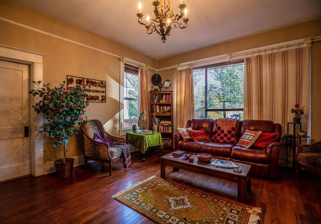 Historic Mitchell House Bed & Breakfast Sulphur Springs Ngoại thất bức ảnh